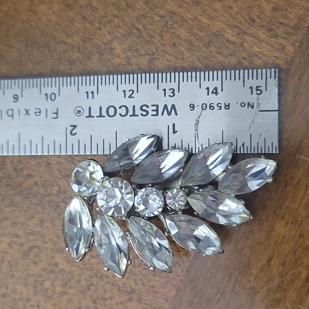 Leaf Shaped Rhinestone Clip Earrings - image 4